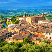 Best of Toscana – Circuit printre orașe de artă și peisaje italiene - Ne iSan Gimignano, un pitoresc oras medieval cunoscut, si sub denumirea de „Orasul Turnurilor Frumoase”.