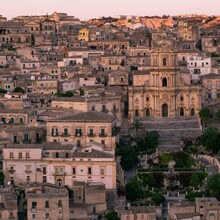 Circuit Sicilia Marele Tour 2026 – Taormina, Palermo și Valea Templelor - Orașul Modica din Sicilia, centru istoric și arhitectură barocă