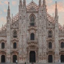 Circuit Italia – Milano și Marile Lacuri - Catedrala Duomo din Milano la apus