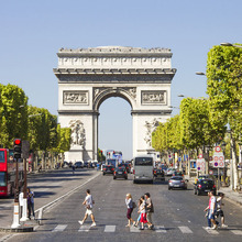 Vacanță Chic la Paris – Circuit cu farmec franțuzesc - Champs Elysee, Turnul Eiffel, Arcul de Triumf, Opera Garnier, Domul Invalizilor, Turnul Montparnasse