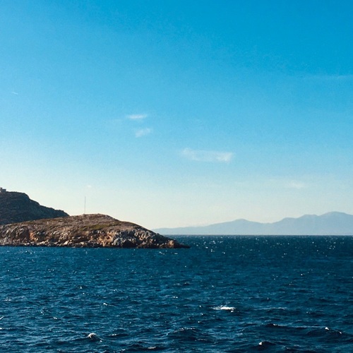 Evia: plaje liniștite, hoteluri la malul mării și vacanțe relaxante în Grecia