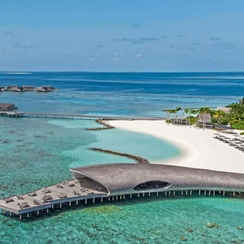 The St. Regis Maldives Vommuli Resort!