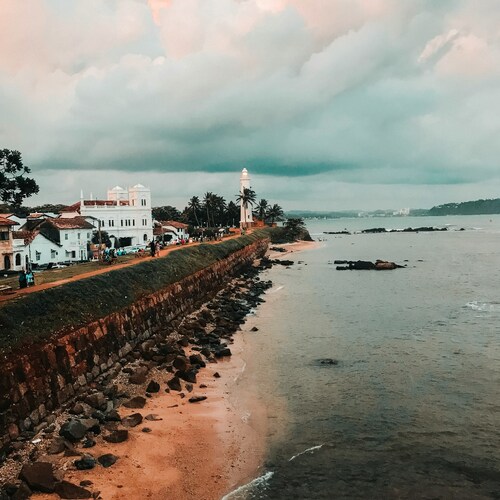 Stațiuni de vis în Sri Lanka – Plaje exotice și aventuri tropicale